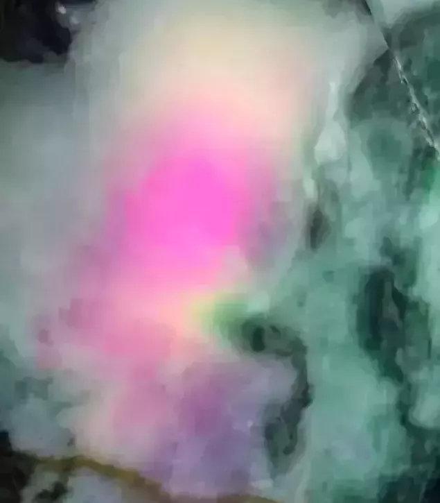 翡翠原石开窗料底座摆件图片,和田玉摆件出售-第5张图片-翡翠网 翡翠原石开窗料底座摆件图片,和田玉摆件出售-第5张图片-翡翠网