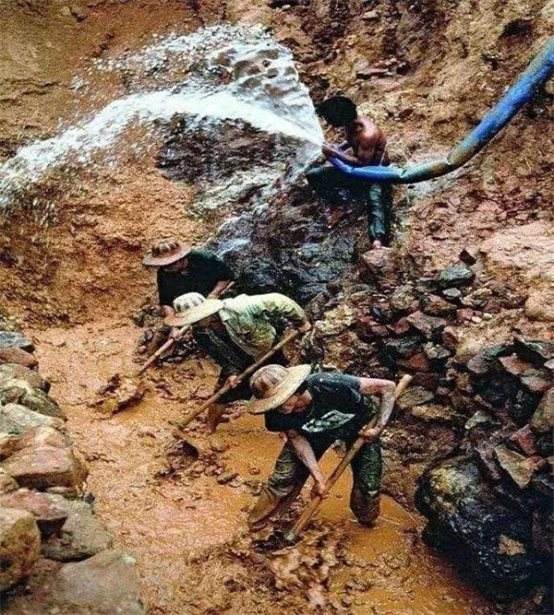 纳莫翡翠原石,冰种翡翠原石-第2张图片-翡翠网 纳莫翡翠原石,冰种翡翠原石-第2张图片-翡翠网