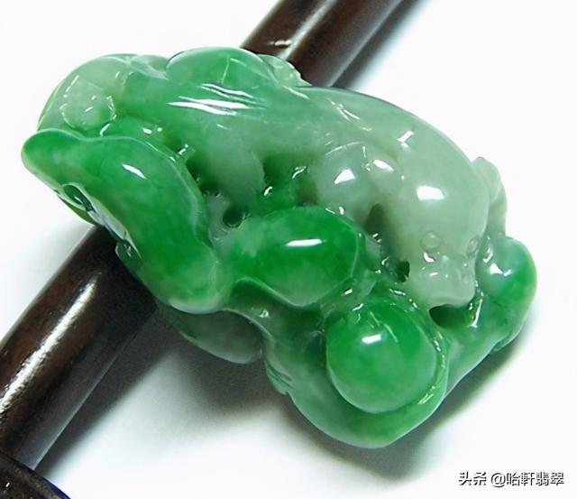 翡翠壁虎手镯翡翠手镯有裂纹怎么办-第7张图片-翡翠网 翡翠壁虎手镯翡翠手镯有裂纹怎么办-第7张图片-翡翠网