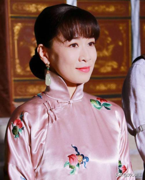 翡翠耳坠图片冰种福豆翡翠耳坠价格-第12张图片-翡翠网 翡翠耳坠图片冰种福豆翡翠耳坠价格-第12张图片-翡翠网