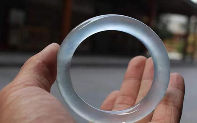 想入翡翠行业翡翠入行知识视频-第2张图片-翡翠网 想入翡翠行业翡翠入行知识视频-第2张图片-翡翠网