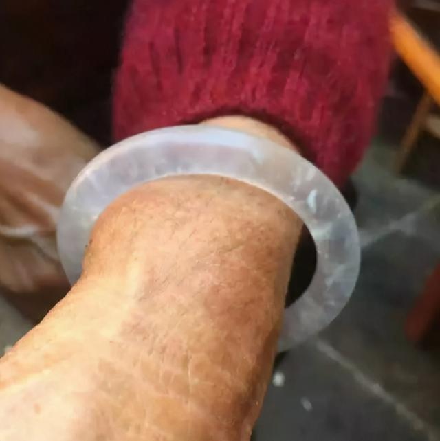 包含翡翠老手镯图片与价格的词条-第3张图片-翡翠网 包含翡翠老手镯图片与价格的词条-第3张图片-翡翠网