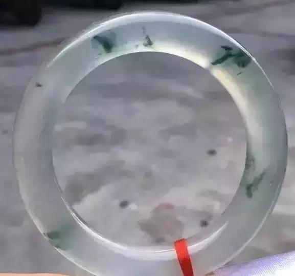 水草翡翠价格,翡翠莫斯怎么养-第4张图片-翡翠网 水草翡翠价格,翡翠莫斯怎么养-第4张图片-翡翠网