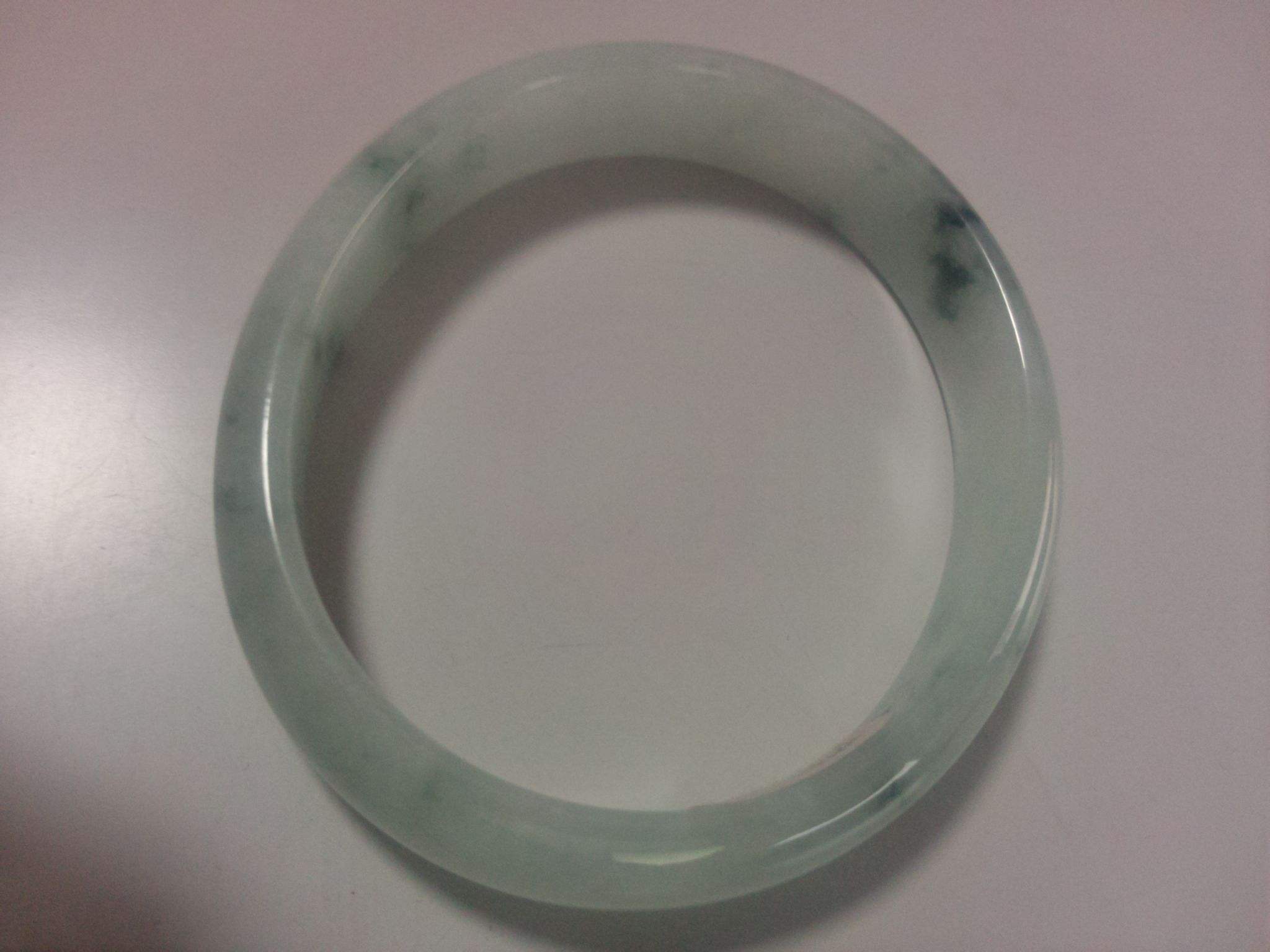 磨砂翡翠手镯价格的简单介绍-第1张图片-翡翠网 磨砂翡翠手镯价格的简单介绍-第1张图片-翡翠网