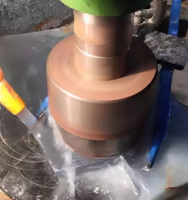 假冒翡翠原石威海人造翡翠原石-第8张图片-翡翠网 假冒翡翠原石威海人造翡翠原石-第8张图片-翡翠网