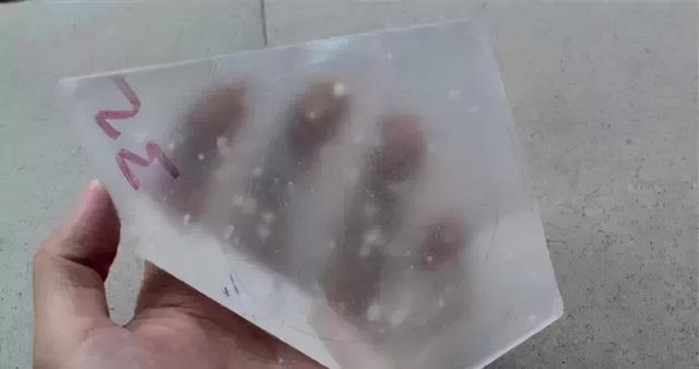 翡翠手镯看起来很脆翡翠手镯常见石纹图片-第6张图片-翡翠网 翡翠手镯看起来很脆翡翠手镯常见石纹图片-第6张图片-翡翠网