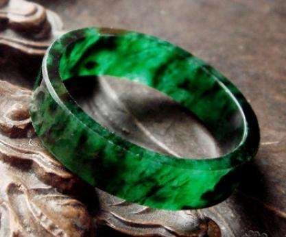 翡翠原石和石纹的区别,江苏翡翠原石纹-第6张图片-翡翠网 翡翠原石和石纹的区别,江苏翡翠原石纹-第6张图片-翡翠网