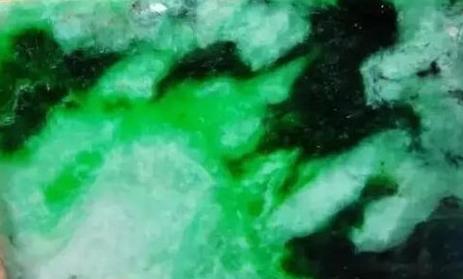 翡翠原石和石纹的区别,江苏翡翠原石纹-第12张图片-翡翠网 翡翠原石和石纹的区别,江苏翡翠原石纹-第12张图片-翡翠网