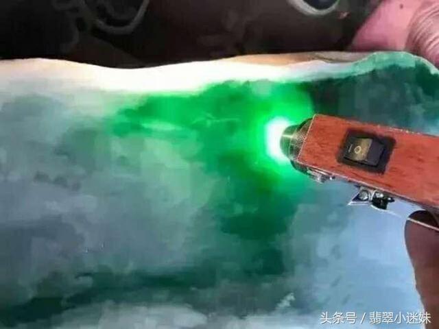 翡翠毛料公盘,木那满色翡翠原石公盘-第2张图片-翡翠网 翡翠毛料公盘,木那满色翡翠原石公盘-第2张图片-翡翠网