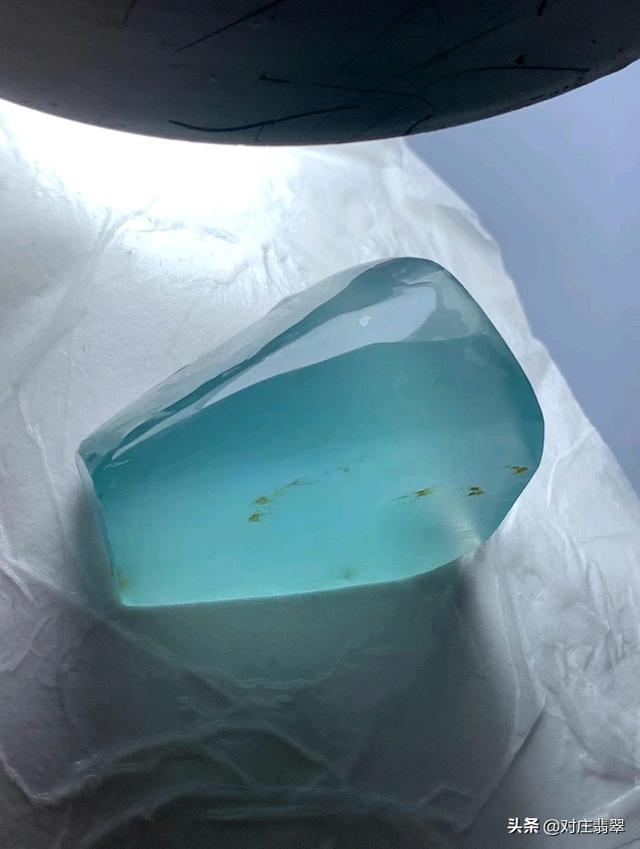 翡翠冰种原石图片欣赏,翡翠冰种玻璃种-第5张图片-翡翠网 翡翠冰种原石图片欣赏,翡翠冰种玻璃种-第5张图片-翡翠网