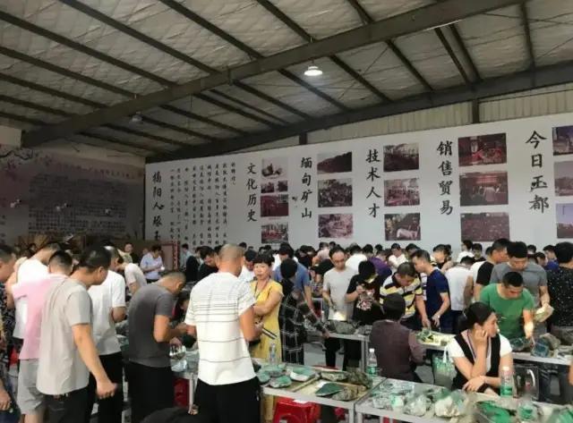 翡翠原石真有那么贵吗中国河里有翡翠原石吗-第9张图片-翡翠网 翡翠原石真有那么贵吗中国河里有翡翠原石吗-第9张图片-翡翠网