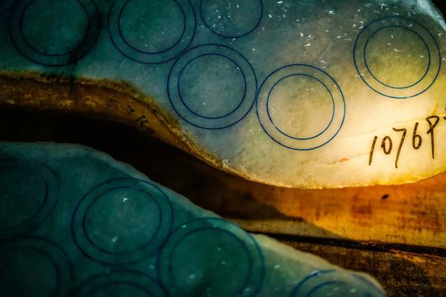 冰种翡翠原石翡翠原石什么是原生矿渣-第28张图片-翡翠网 冰种翡翠原石翡翠原石什么是原生矿渣-第28张图片-翡翠网