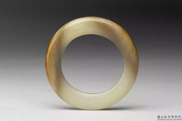 碧玉冰种飘花翡翠手镯价格的简单介绍-第3张图片-翡翠网 碧玉冰种飘花翡翠手镯价格的简单介绍-第3张图片-翡翠网