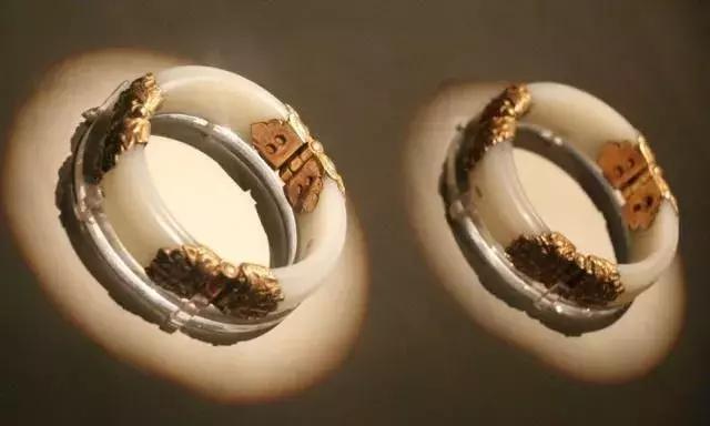 碧玉冰种飘花翡翠手镯价格的简单介绍-第6张图片-翡翠网 碧玉冰种飘花翡翠手镯价格的简单介绍-第6张图片-翡翠网