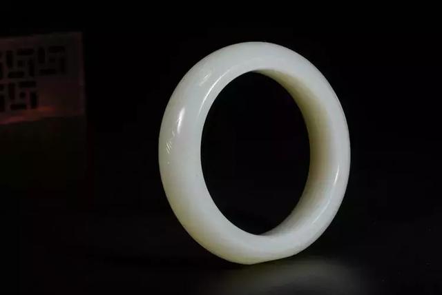 碧玉冰种飘花翡翠手镯价格的简单介绍-第10张图片-翡翠网 碧玉冰种飘花翡翠手镯价格的简单介绍-第10张图片-翡翠网