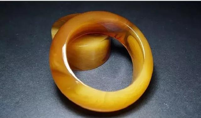 碧玉冰种飘花翡翠手镯价格的简单介绍-第16张图片-翡翠网 碧玉冰种飘花翡翠手镯价格的简单介绍-第16张图片-翡翠网