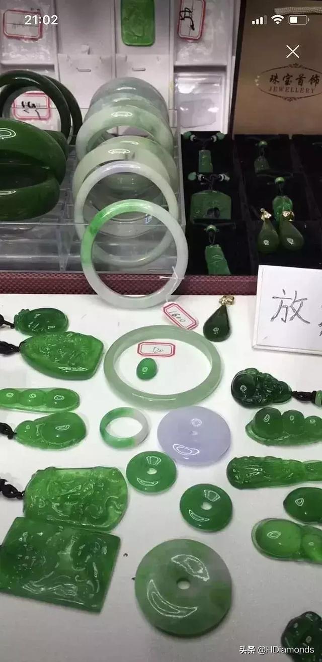 a货翡翠什么价位a货糯种翡翠手镯价格-第1张图片-翡翠网 a货翡翠什么价位a货糯种翡翠手镯价格-第1张图片-翡翠网