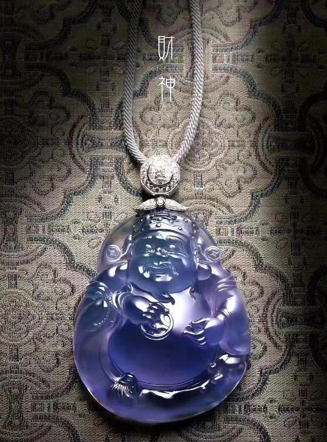 原石手工去皮全图解,翡翠原石加工有没有料抵工钱一说-第8张图片-翡翠网 原石手工去皮全图解,翡翠原石加工有没有料抵工钱一说-第8张图片-翡翠网