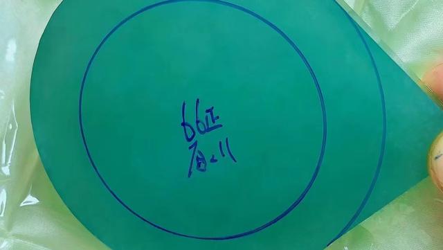 戴翡翠手镯的男人,哪里戴翡翠手镯的人多-第7张图片-翡翠网 戴翡翠手镯的男人,哪里戴翡翠手镯的人多-第7张图片-翡翠网