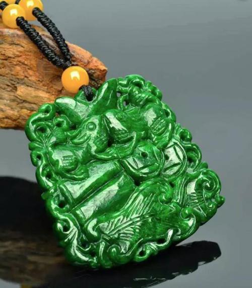 豆种翡翠原石切面翡翠豆种图片欣赏-第2张图片-翡翠网 豆种翡翠原石切面翡翠豆种图片欣赏-第2张图片-翡翠网