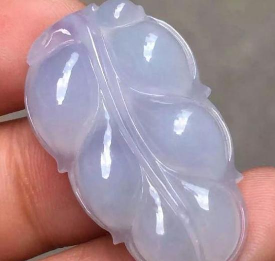 浅灰绿色翡翠a货手镯多少钱翡翠镯子的价位-第9张图片-翡翠网 浅灰绿色翡翠a货手镯多少钱翡翠镯子的价位-第9张图片-翡翠网