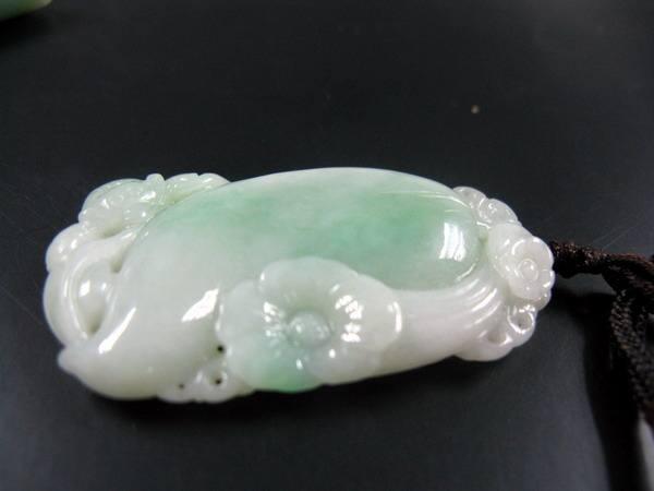 浅灰绿色翡翠a货手镯多少钱翡翠镯子的价位-第15张图片-翡翠网 浅灰绿色翡翠a货手镯多少钱翡翠镯子的价位-第15张图片-翡翠网