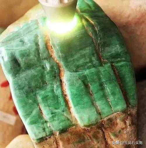 包含做假翡翠原石的词条-第7张图片-翡翠网 包含做假翡翠原石的词条-第7张图片-翡翠网