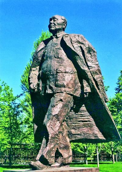 翡翠原石怎样剥皮漯河翡翠原石剥皮-第3张图片-翡翠网 翡翠原石怎样剥皮漯河翡翠原石剥皮-第3张图片-翡翠网