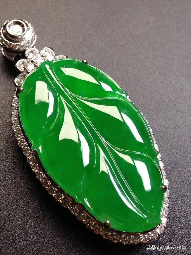 怎么看翡翠手镯有没有挂,翡翠手镯有裂纹怎么办-第3张图片-翡翠网 怎么看翡翠手镯有没有挂,翡翠手镯有裂纹怎么办-第3张图片-翡翠网