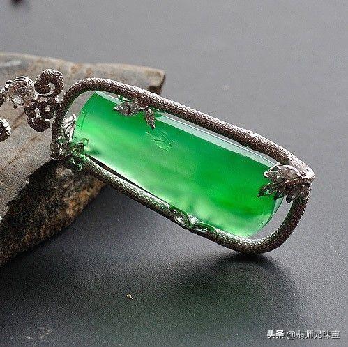 怎么看翡翠手镯有没有挂,翡翠手镯有裂纹怎么办-第4张图片-翡翠网 怎么看翡翠手镯有没有挂,翡翠手镯有裂纹怎么办-第4张图片-翡翠网