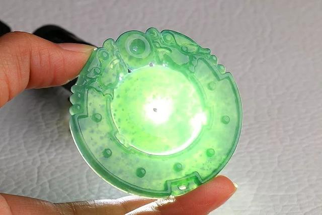 翡翠原石石皮莫湾基翡翠原石晴底毛料价格-第7张图片-翡翠网 翡翠原石石皮莫湾基翡翠原石晴底毛料价格-第7张图片-翡翠网