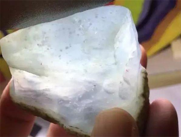 翡翠福瓜的价格翡翠福瓜吊坠寓意-第3张图片-翡翠网 翡翠福瓜的价格翡翠福瓜吊坠寓意-第3张图片-翡翠网