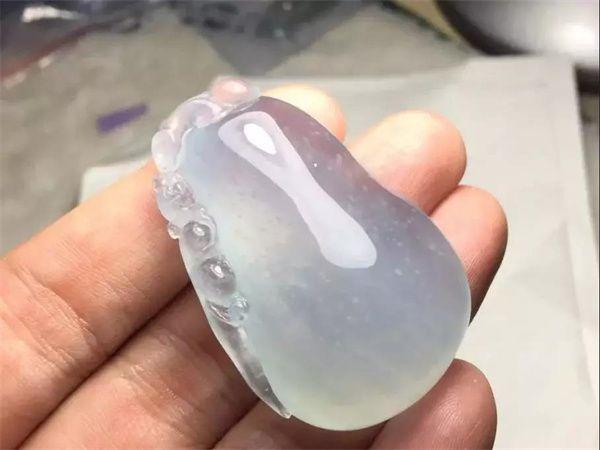 翡翠福瓜的价格翡翠福瓜吊坠寓意-第7张图片-翡翠网 翡翠福瓜的价格翡翠福瓜吊坠寓意-第7张图片-翡翠网