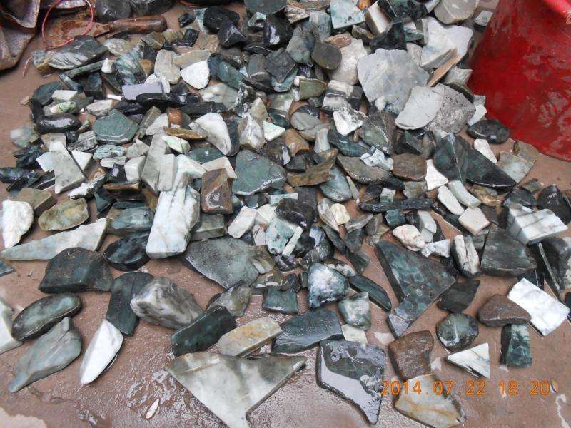 关于宣武区明料翡翠原石吧的信息-第2张图片-翡翠网 关于宣武区明料翡翠原石吧的信息-第2张图片-翡翠网