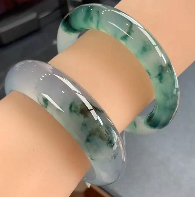 包含晒晒我的翡翠手镯的词条-第14张图片-翡翠网 包含晒晒我的翡翠手镯的词条-第14张图片-翡翠网