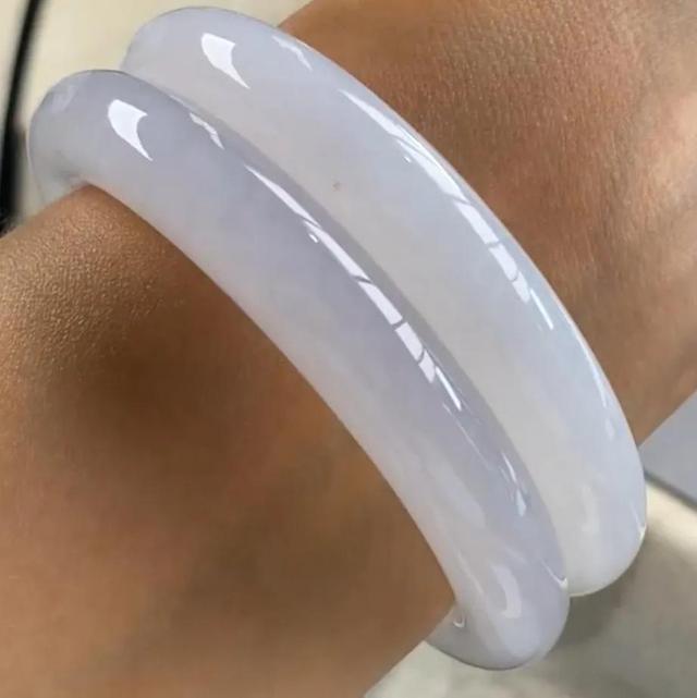 包含晒晒我的翡翠手镯的词条-第17张图片-翡翠网 包含晒晒我的翡翠手镯的词条-第17张图片-翡翠网