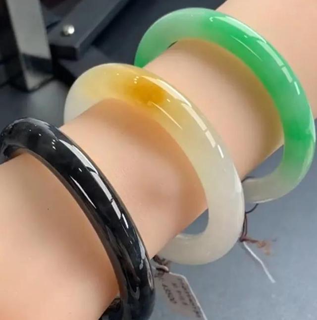 包含晒晒我的翡翠手镯的词条-第24张图片-翡翠网 包含晒晒我的翡翠手镯的词条-第24张图片-翡翠网