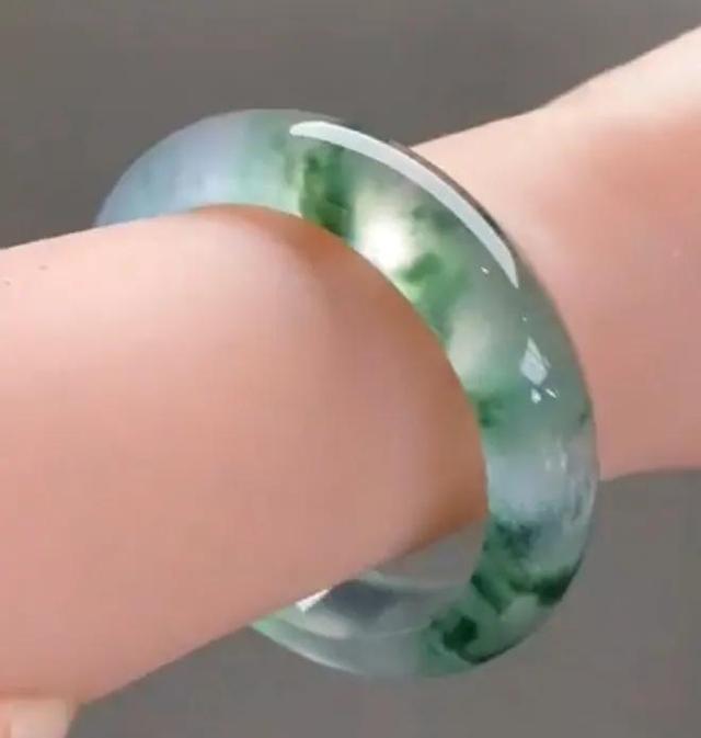 包含晒晒我的翡翠手镯的词条-第45张图片-翡翠网 包含晒晒我的翡翠手镯的词条-第45张图片-翡翠网