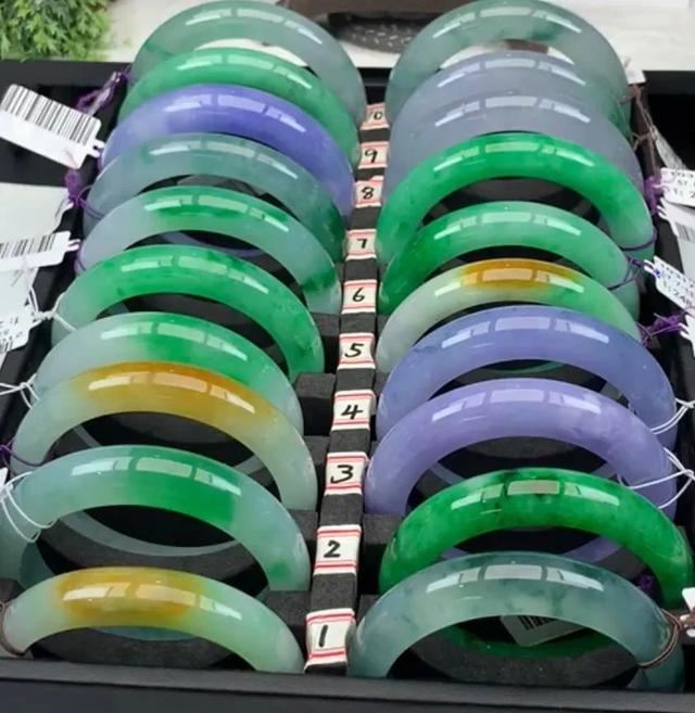 包含晒晒我的翡翠手镯的词条-第47张图片-翡翠网 包含晒晒我的翡翠手镯的词条-第47张图片-翡翠网