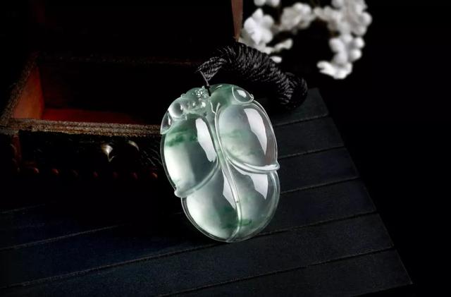 翡翠原石的价位如何定价翡翠价格-第2张图片-翡翠网 翡翠原石的价位如何定价翡翠价格-第2张图片-翡翠网