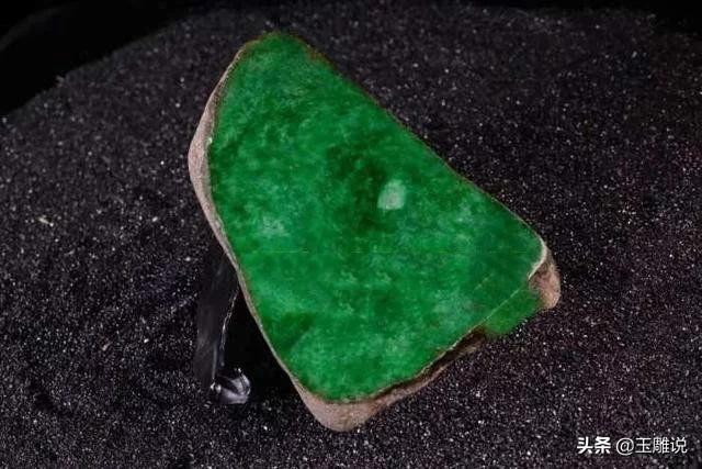 镯心雕刻图案翡翠手镯芯料车珠子合适吗-第4张图片-翡翠网 镯心雕刻图案翡翠手镯芯料车珠子合适吗-第4张图片-翡翠网