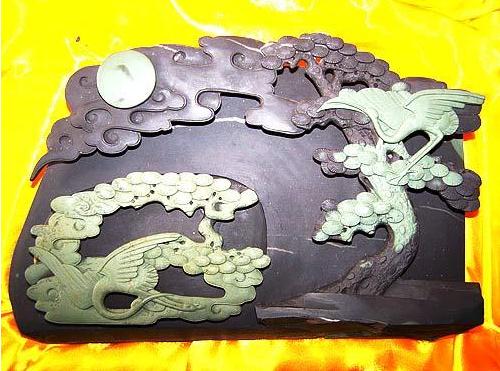 绀青翡翠价格,翡翠原石的价位-第7张图片-翡翠网 绀青翡翠价格,翡翠原石的价位-第7张图片-翡翠网