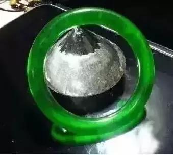 啤酒瓶底祖母绿啤酒瓶底翡翠价格-第11张图片-翡翠网 啤酒瓶底祖母绿啤酒瓶底翡翠价格-第11张图片-翡翠网