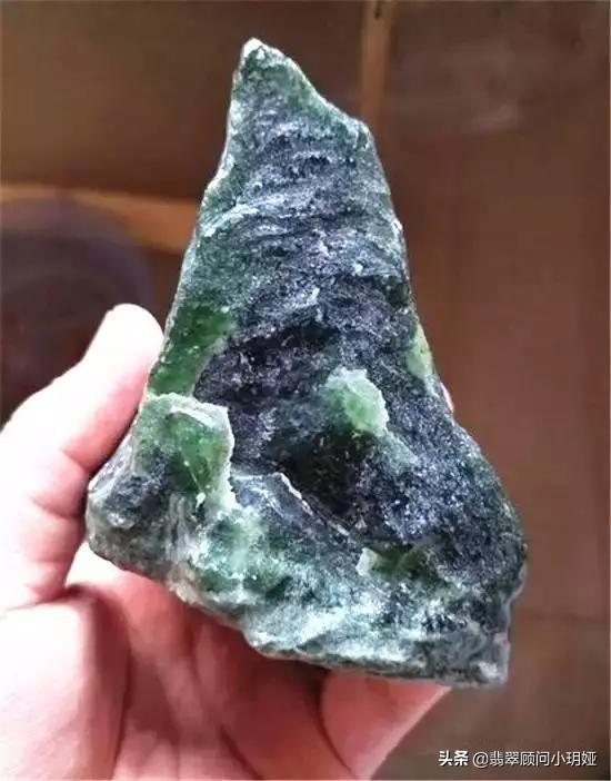 翡翠原石共生翡翠共生原石密度2.98-第1张图片-翡翠网 翡翠原石共生翡翠共生原石密度2.98-第1张图片-翡翠网