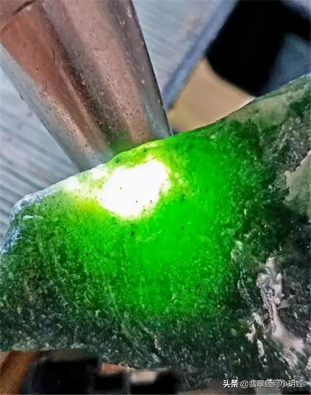 翡翠原石共生翡翠共生原石密度2.98-第5张图片-翡翠网 翡翠原石共生翡翠共生原石密度2.98-第5张图片-翡翠网