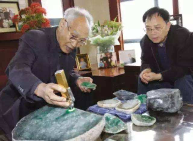 北京杨哥翡翠原石,求购翡翠原石-第2张图片-翡翠网 北京杨哥翡翠原石,求购翡翠原石-第2张图片-翡翠网