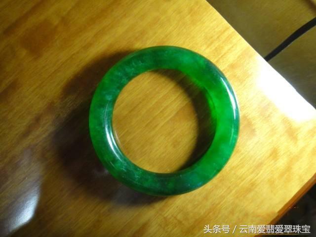 高档清代老翡翠价格明清翡翠价格-第1张图片-翡翠网 高档清代老翡翠价格明清翡翠价格-第1张图片-翡翠网