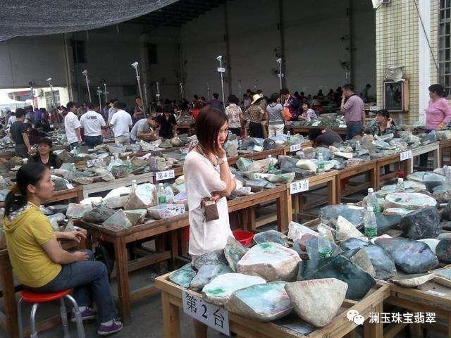 关于翡翠原石进货的信息-第3张图片-翡翠网