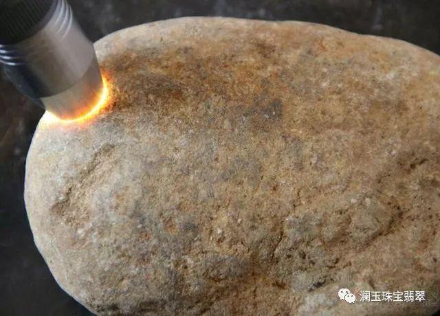 关于翡翠原石进货的信息-第7张图片-翡翠网