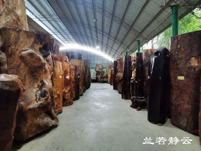 双流玉石翡翠原石的简单介绍-第28张图片-翡翠网 双流玉石翡翠原石的简单介绍-第28张图片-翡翠网